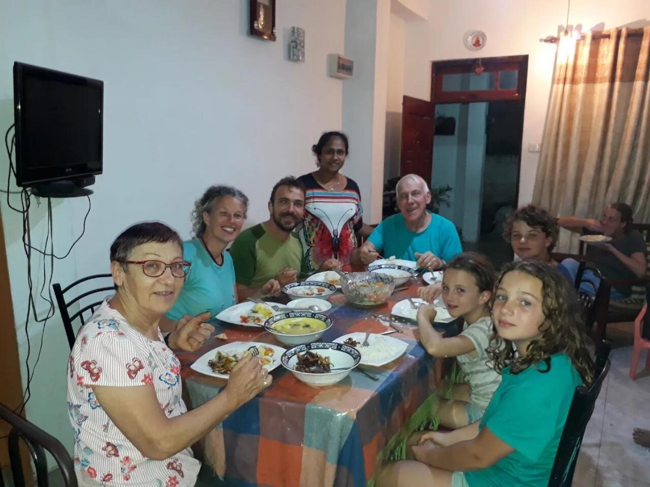 Nisansala Homestay Kandy Deiyannewela Dış mekan fotoğraf